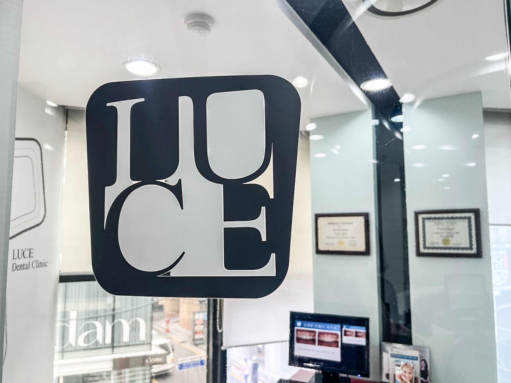 강남 임플란트 상담 잘하는 치과