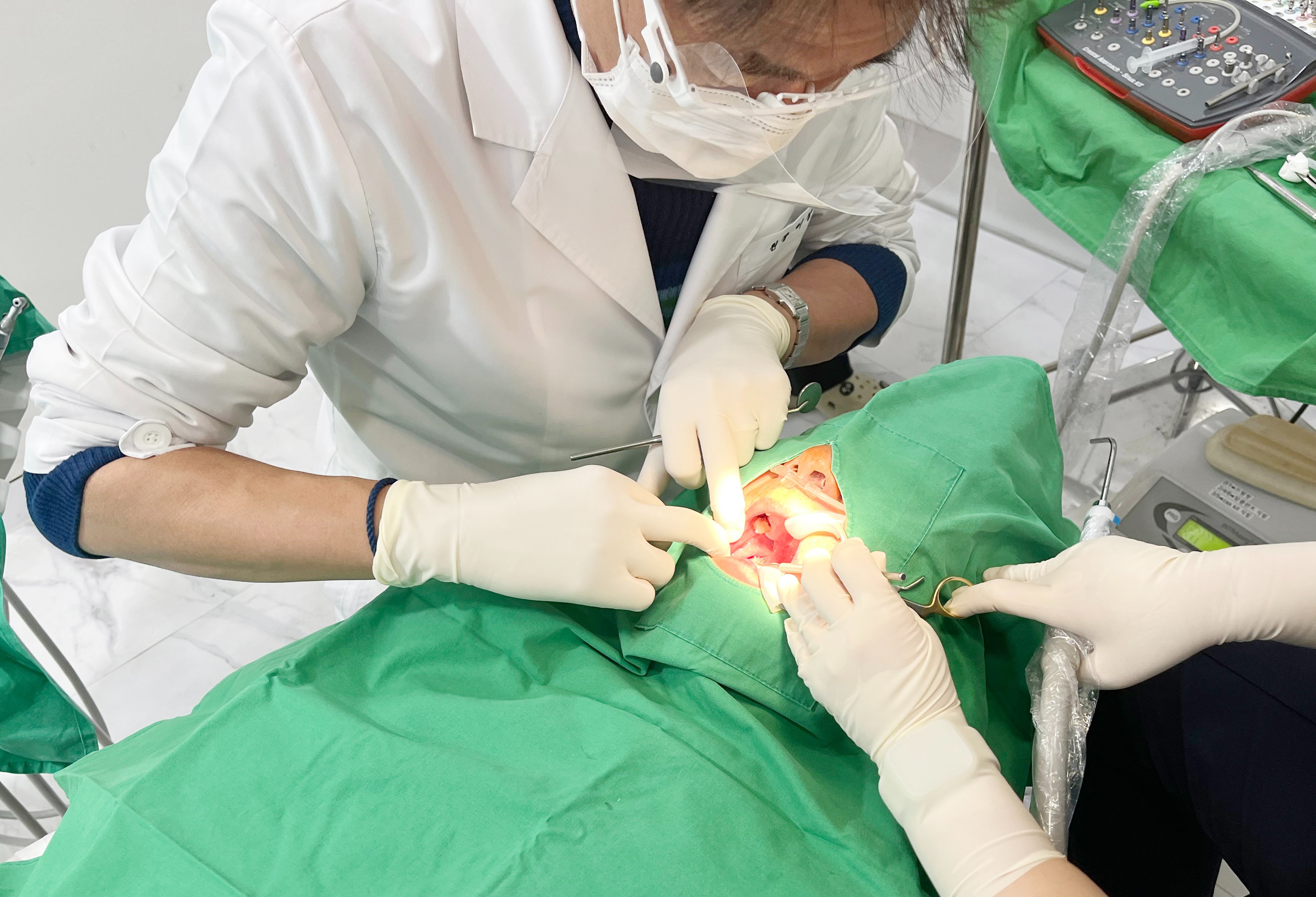 강남 라미네이트 과하지 않은 치과